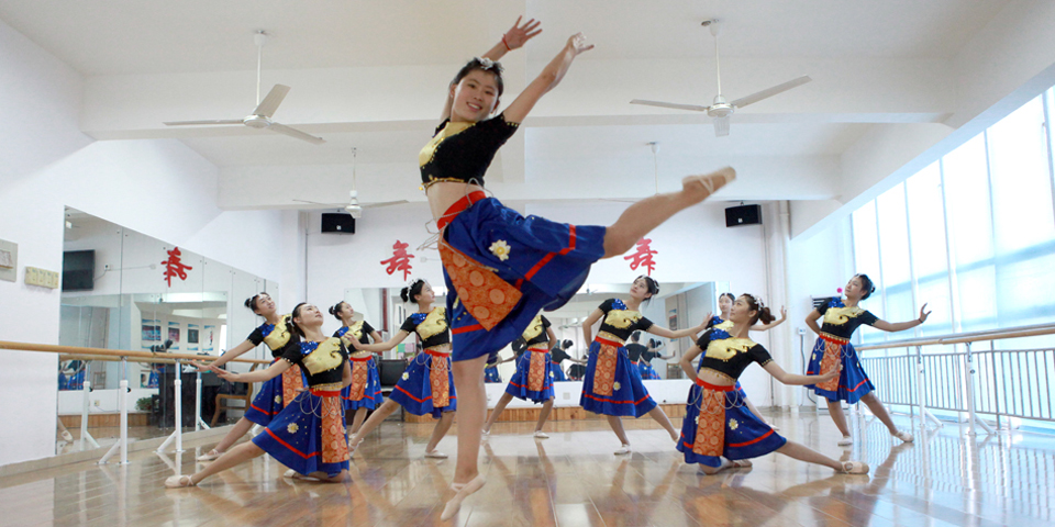 tyc1286太阳成集团院系风采——文化传媒系